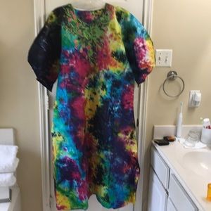 Womens XL-XXXL artisan made tie dye caftan. NWOT